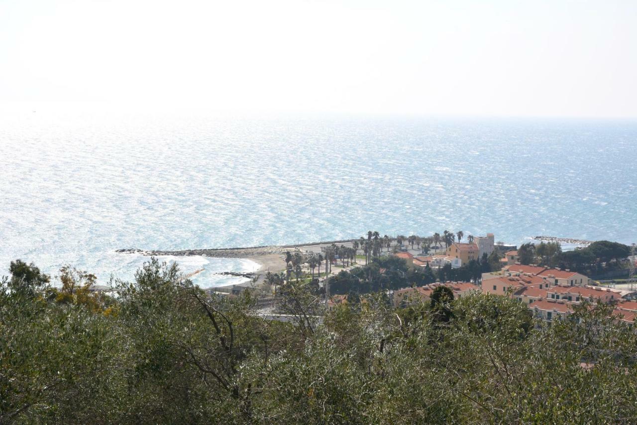 La Torretta Imperia Exterior foto